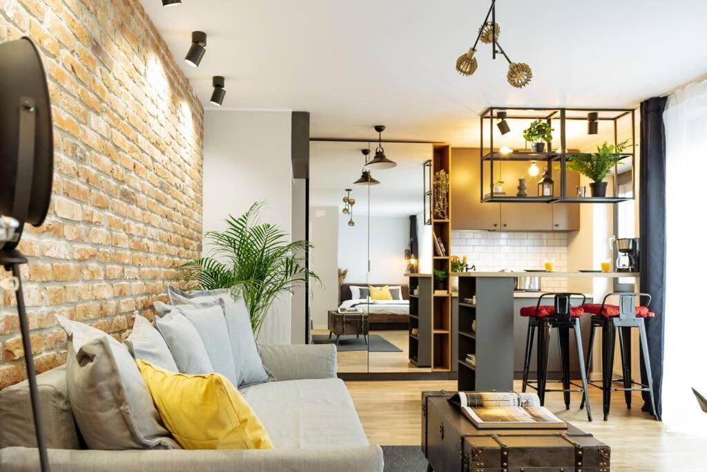 Amazing City View - Terrace+Netflix - City Center بوخارست المظهر الخارجي الصورة