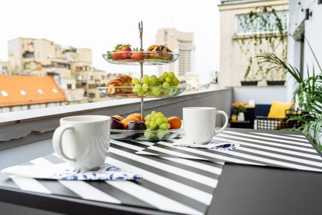 Amazing City View - Terrace+Netflix - City Center بوخارست المظهر الخارجي الصورة